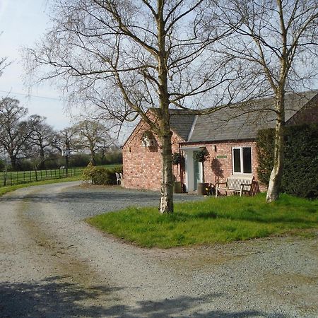 לינה וארוחת בוקר Malpas  Manor Farm Egerton מראה חיצוני תמונה